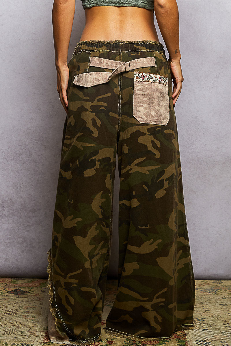 "Flora Striper" Floral Accent Pants in Olive Camo