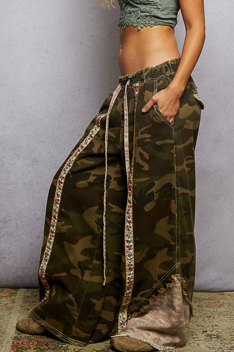 "Flora Striper" Floral Accent Pants in Olive Camo