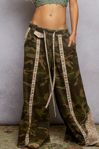 "Flora Striper" Floral Accent Pants in Olive Camo