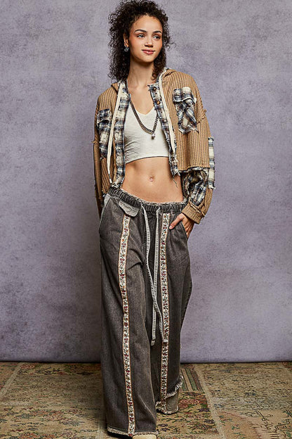 "Flora Striper" Floral Accent Pants in Washed Black